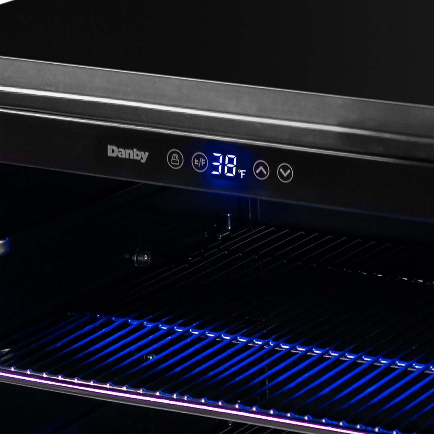 Danby 5,7 pi³ 154-canettes Réfrigérateur à boissons - Acier inoxydable - DBC057A1BSS | Refroidisseur à boissons Danby de 5,7 pi³ pour 154 canettes - acier inoxydable - DBC057A1BSS | DBC057SS