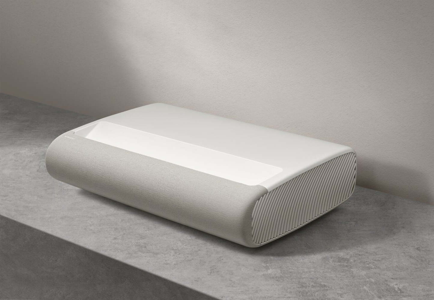 SAMSUNG The Premiere 4K Quantum HDR Dolby Atmos® Ultra Short Throw 3450 Lumen Projector (SP-LPU9DSAXXZC) | Projecteur à ultra-courte portée La Première de Samsung 4K de 3450 lumens avec Quantum HDR et Dolby Atmos (SP-LPU9DSAXXZC)