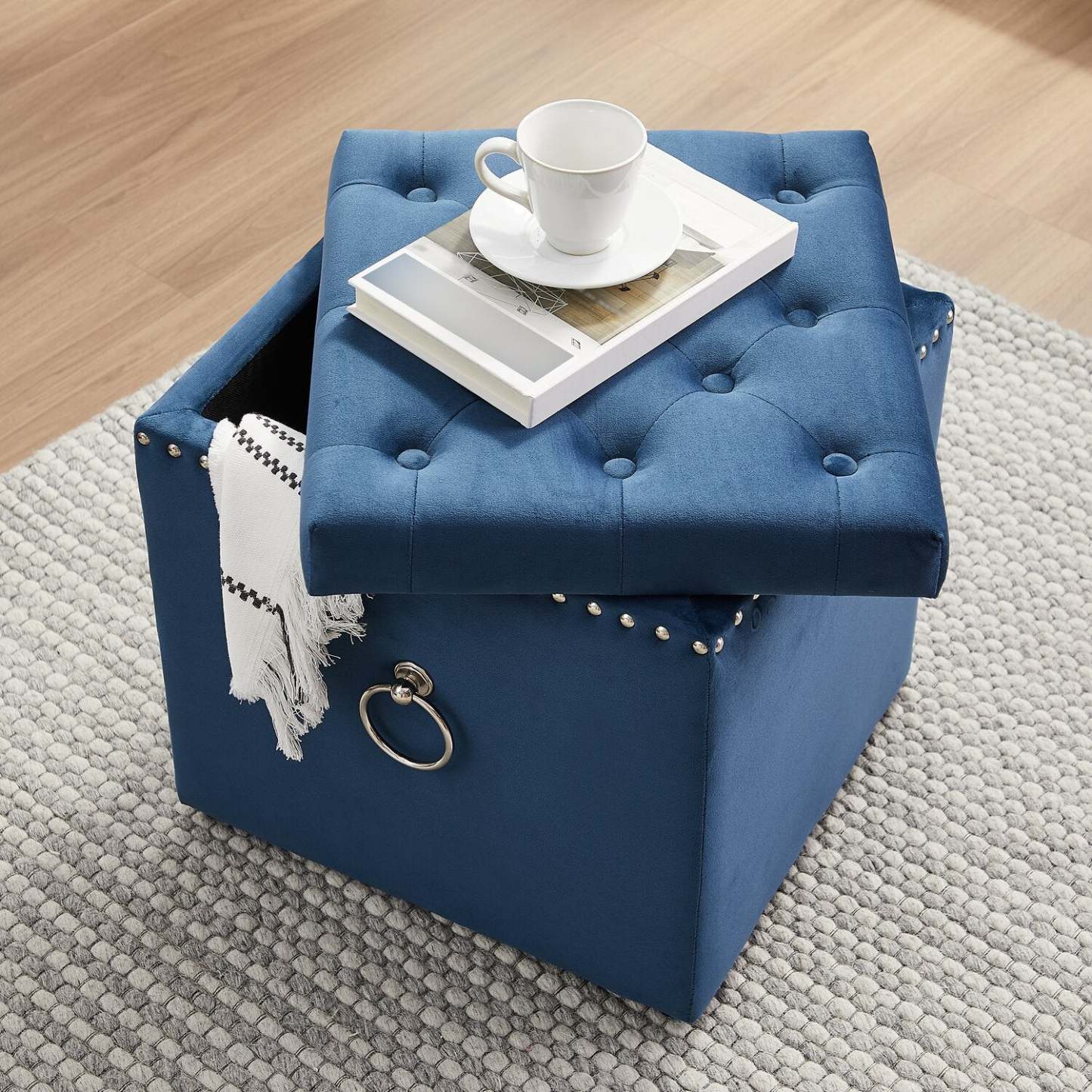 Yukon 17 Square Velvet Storage Ottoman - Navy|Pouf de rangement carré Yukon de 17 po en velours - bleu marine