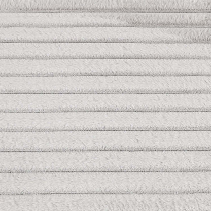 Tapis gris clair Channel en fausse fourrure avec envers en mousse à mémoire de forme – 7' x 10' | Carpette Channel en fausse fourrure gris clair avec revers en mousse à mémoire de forme - 7 pi x 10 pi