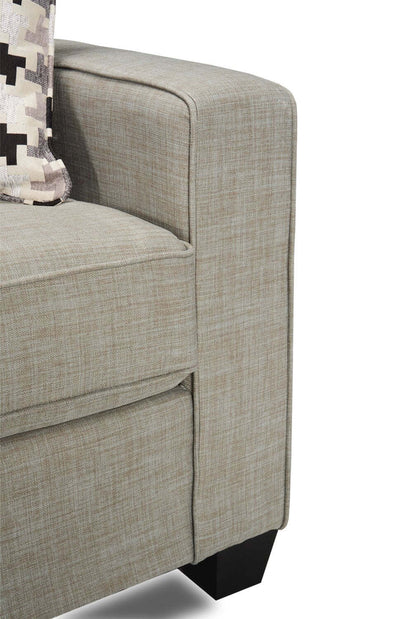 Made in Canada Sawyer 57 Linen-Look Fabric Loveseat with Reversible Cushions and Accent Pillows - Light Grey | Causeuse Sawyer de 57 po fabriquée au Canada en tissu d’apparence lin avec coussins réversibles et coussins décoratifs - gris clair