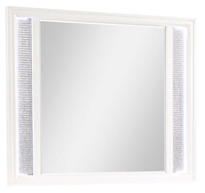 Miroir de commode de chambre à coucher Ava avec lumière LED, Glam - Blanc | Miroir de commode de chambre à coucher somptueux Ava avec éclairage à DEL - blanc