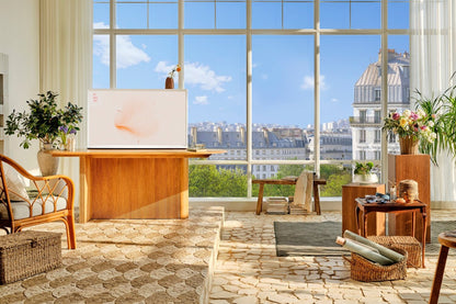 Téléviseur intelligent Samsung 43 The Serif QLED 4K Quantum HDR HGiG 60 Hz (QN43LS01DAFXZC) | Téléviseur intelligent QLED Le Serif de Samsung 4K de 43 po à 60 Hz avec Quantum HDR et HGiG (QN43LS01DAFXZC)