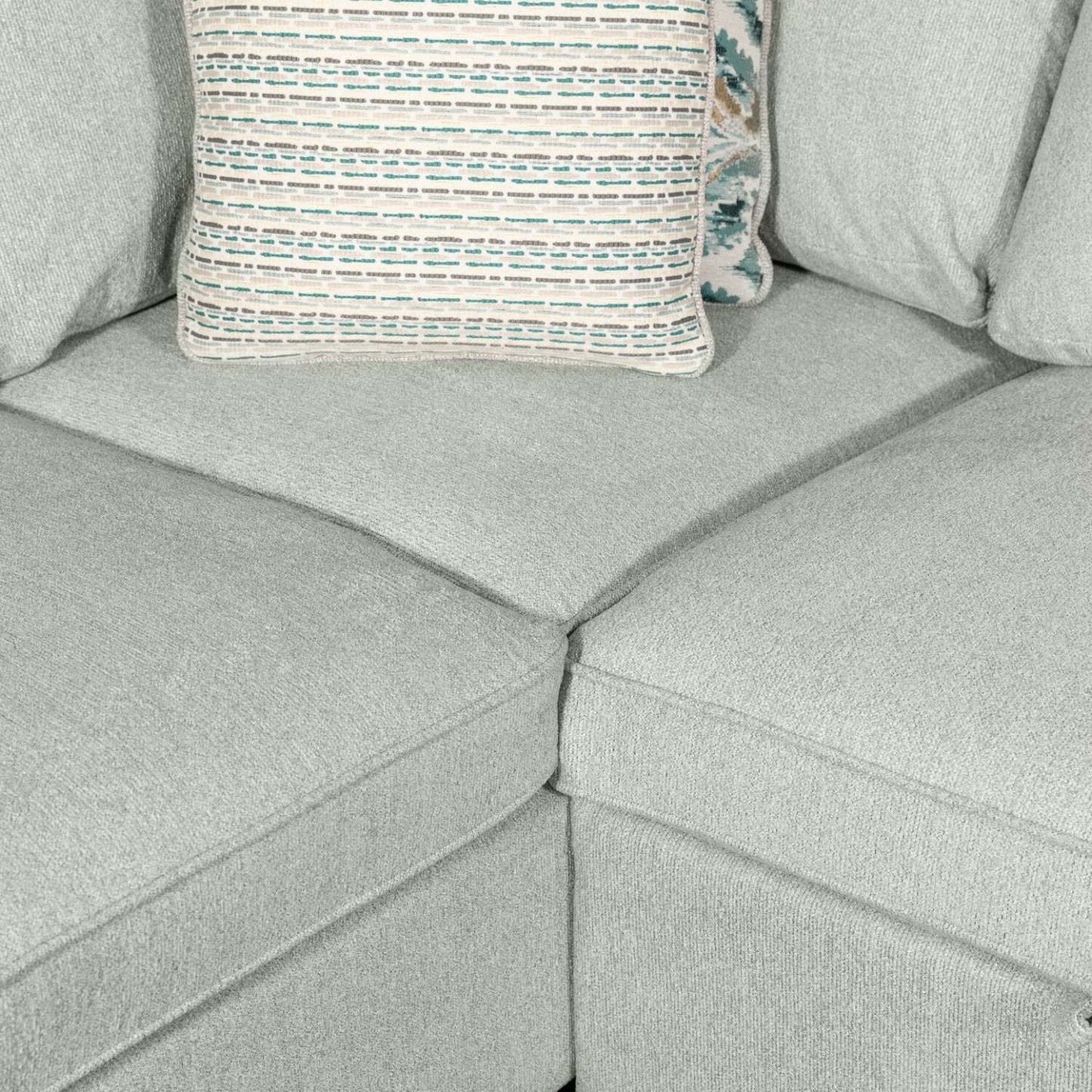 Scott Living Haven 3-Piece Right-Facing Chenille Fabric Cuddler Sleeper Sectional - bleu écume de mer | Sofa-lit sectionnel enveloppant de droite Haven de Scott Living 3 pièces en tissu de chenille - bleu écume de mer