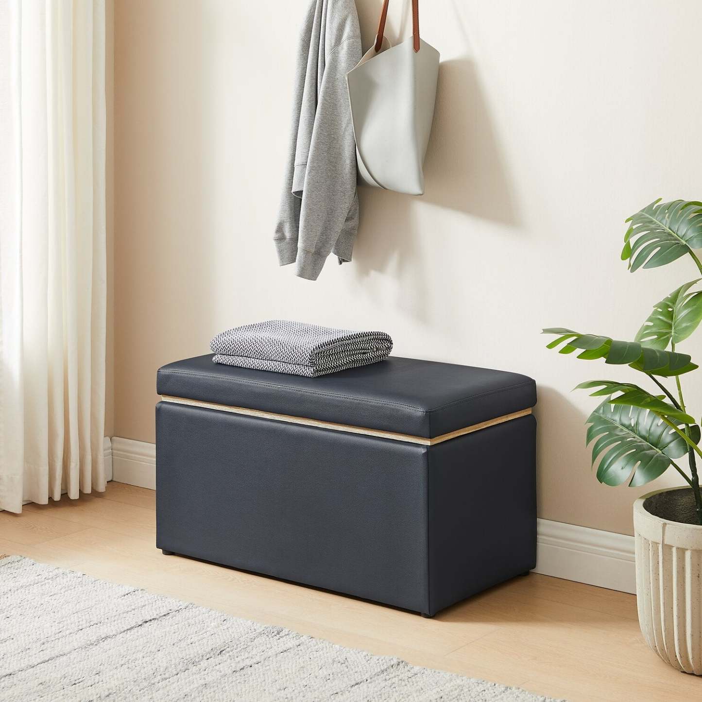 Edmonton 32 Storage Ottoman - Navy Faux Leather|Pouf de rangement Edmonton de 32 po - similicuir bleu marine