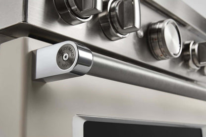 Trousse de médaillon KitchenAid pour poignée de cuisinière de style commercial - W11368841BO | KitchenAid - Kit médaillon avec poignée de cuisinière de style commercial - W11368841BO | W113688B