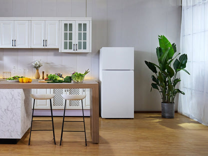 Réfrigérateur Hisense de 30 18 pi³ à congélateur supérieur - blanc - RT18A2FWD | Hisense 30 18 Cu. Fort. Réfrigérateur à congélateur supérieur - Blanc - RT18A2FWD