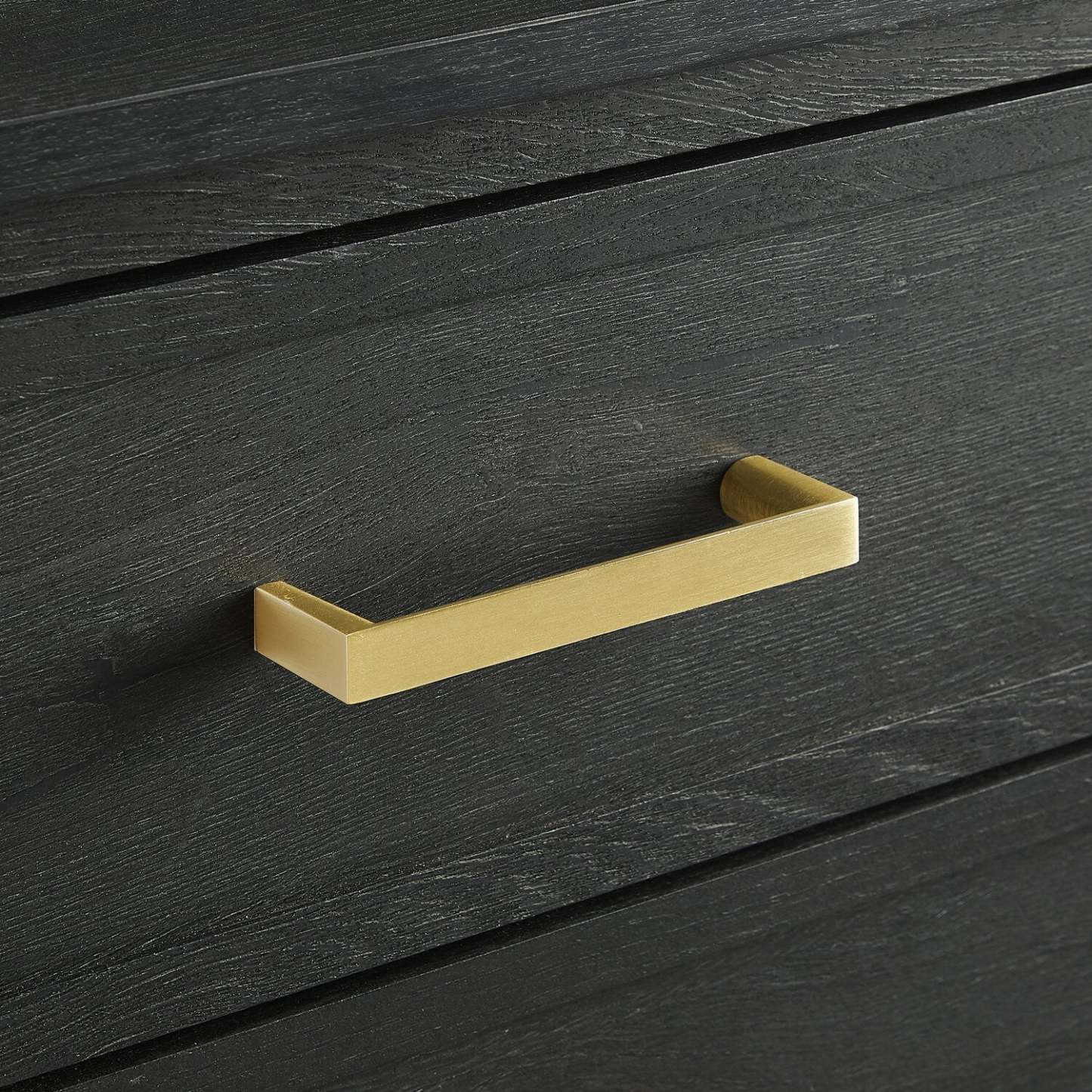 Table de chevet Alia à 2 tiroirs avec accents dorés, 18 L x 25,75 H - Noir | Table de nuit Alia de 18 po (l) x 25,75 po (H) à 2 tiroirs avec touche dorée - noire