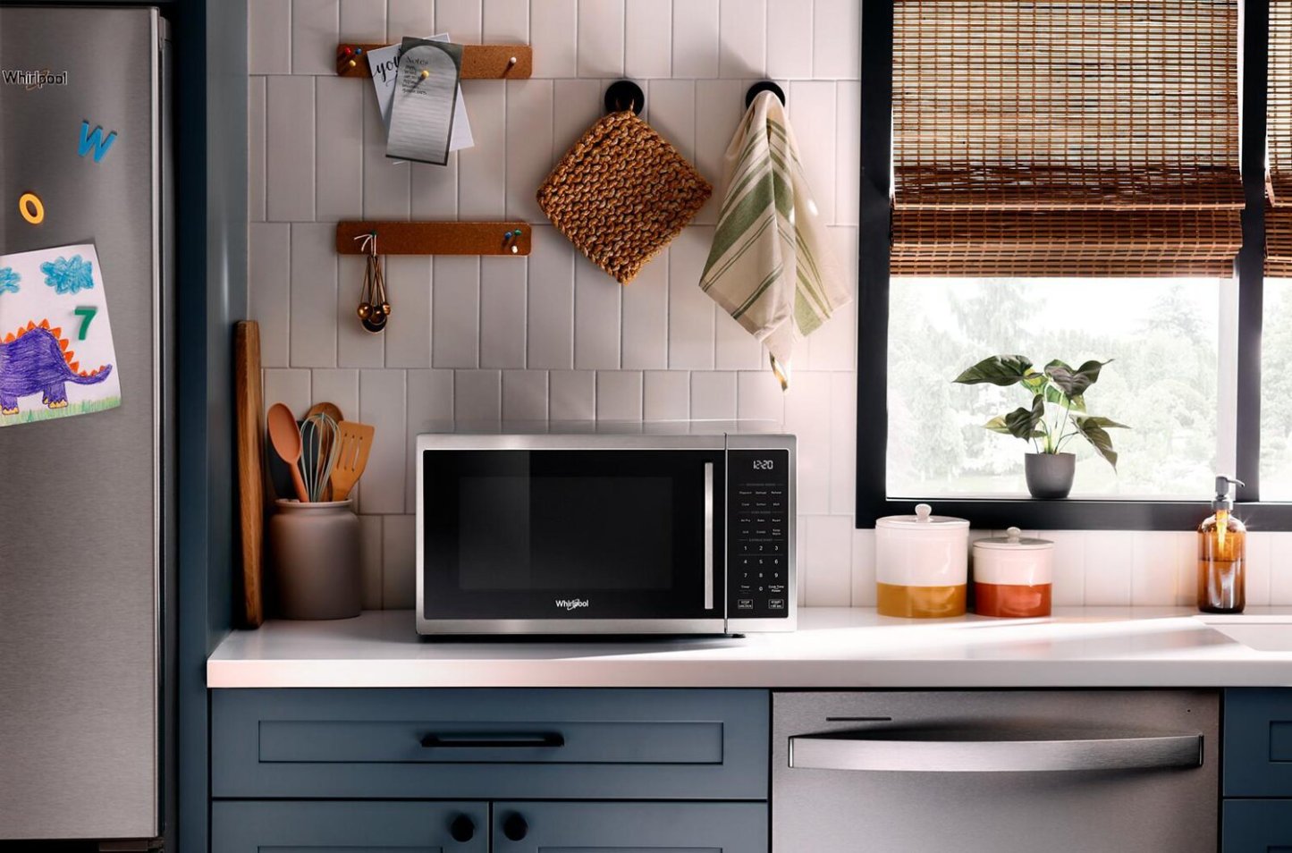 Tourbillon 1,0 Cu. Fort. Micro-ondes de comptoir avec Air Fry - Acier inoxydable - WMCS5522RB | Four à micro-ondes de comptoir Whirlpool de 1,0 pi3 avec friture à air - Acier inoxydable - WMCS5522RB