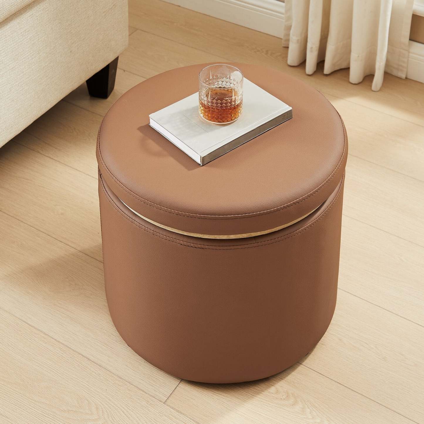 Manitoba 18 Round Storage Ottoman - Brown Faux Leather|Pouf de rangement rond Manitoba de 18 po - similicuir brun