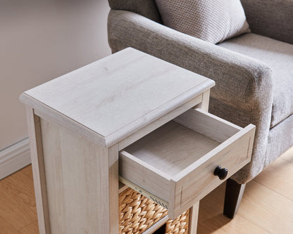 Table de chevet Jon 15,5 avec 2 paniers et tiroir - Chêne blanc|Table de fauteuil Jon de 15,5 po avec 2 paniers et tiroir - chêne blanc