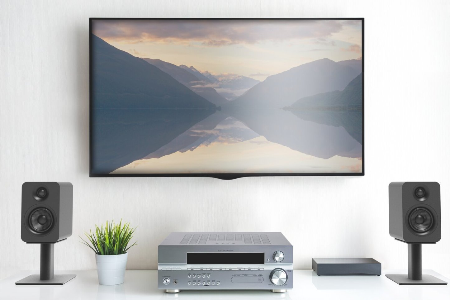 Kanto YU Passive 4 Enceintes Bibliothèque avec 1 Tweeter à Dôme en Soie - Noir | Haut-parleurs d'étagère passifs Kanto YU 4 po avec haut-parleur d'aigus 1 po, dôme en soie -noirs | YUP4BSPK