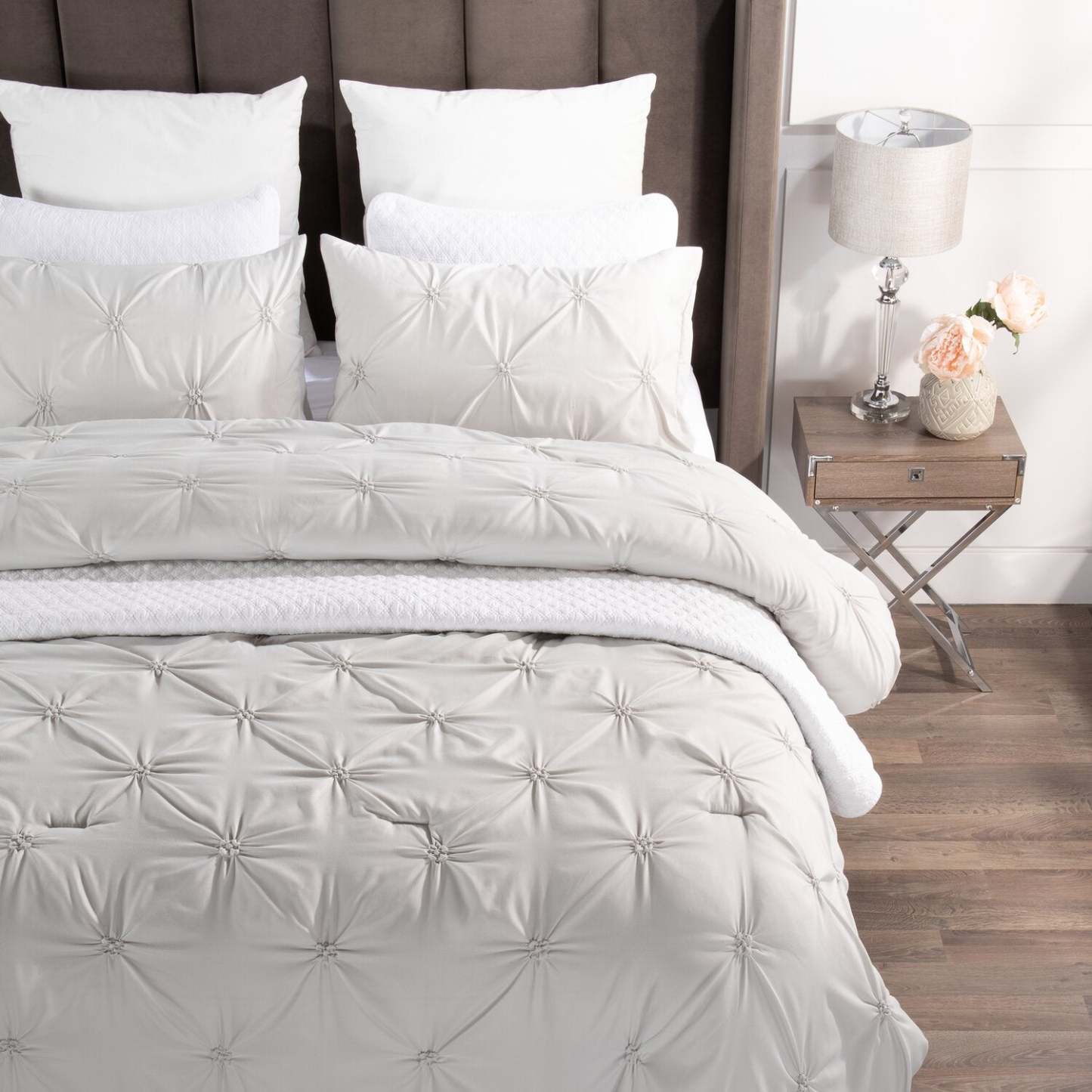 Brianna Light Grey 3-Piece King Comforter Set|Ensemble d'édredon Brianna 3 pièces gris clair pour très grand lit|BRILG3KG