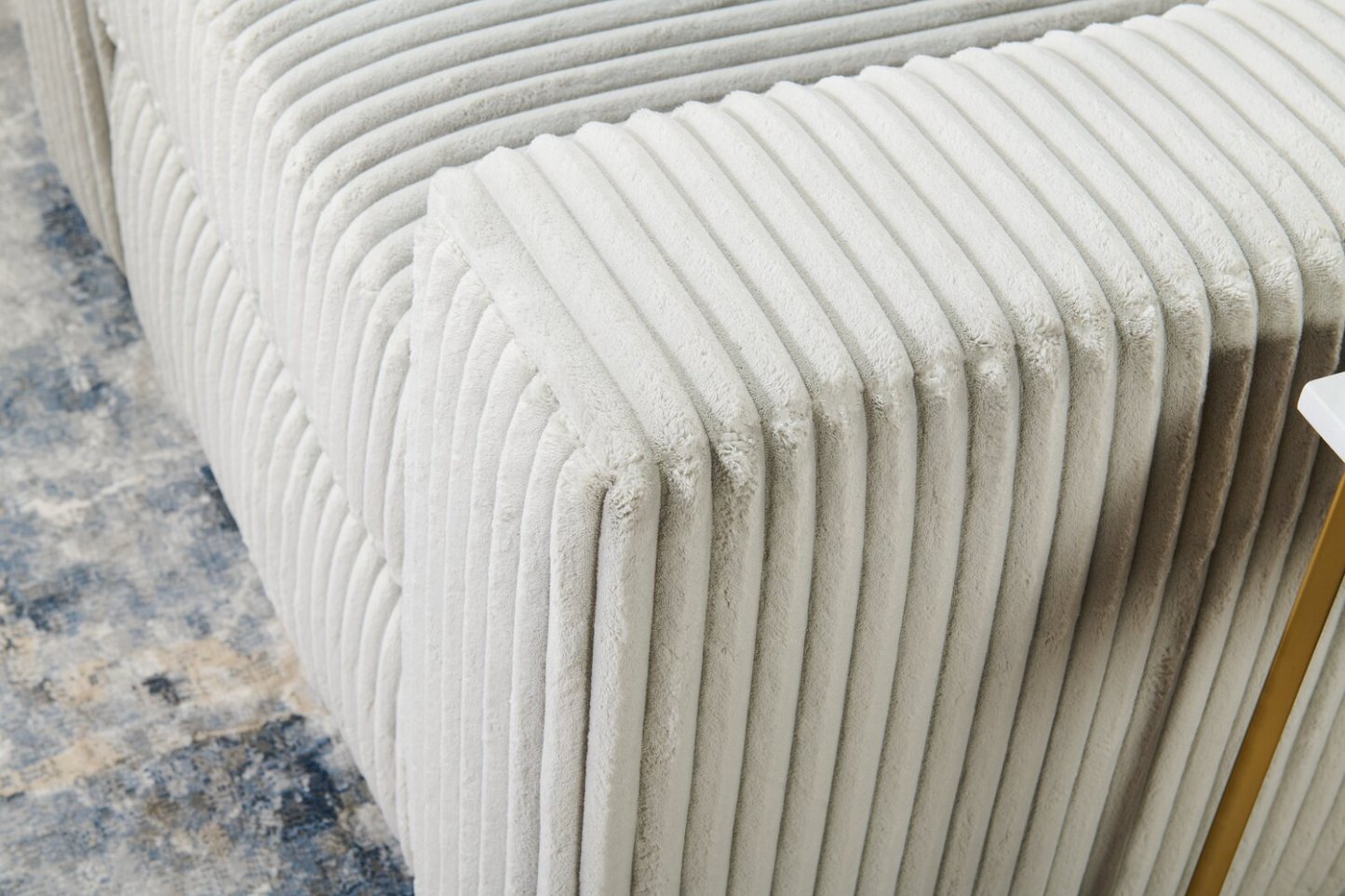 Willow 66 Canapé en tissu gris clair avec accoudoirs droits et coussins de siège et de dossier réversibles | Causeuse Willow de 66 po en tissu gris clair avec accoudoirs rectilignes et coussins de siège et de dossier réversibles | WIL2GYLV