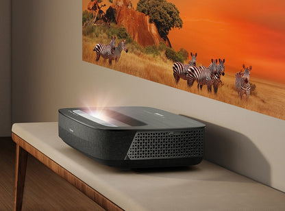 HISENSE 80 - 150 PL2 Projecteur laser intelligent à focale ultra courte 4K UHD Google (PL2) | Projecteur cinéma laser à ultra-courte portée HISENSE PL2 4K de 80 po à 150 po avec Google TVMC (PL2)