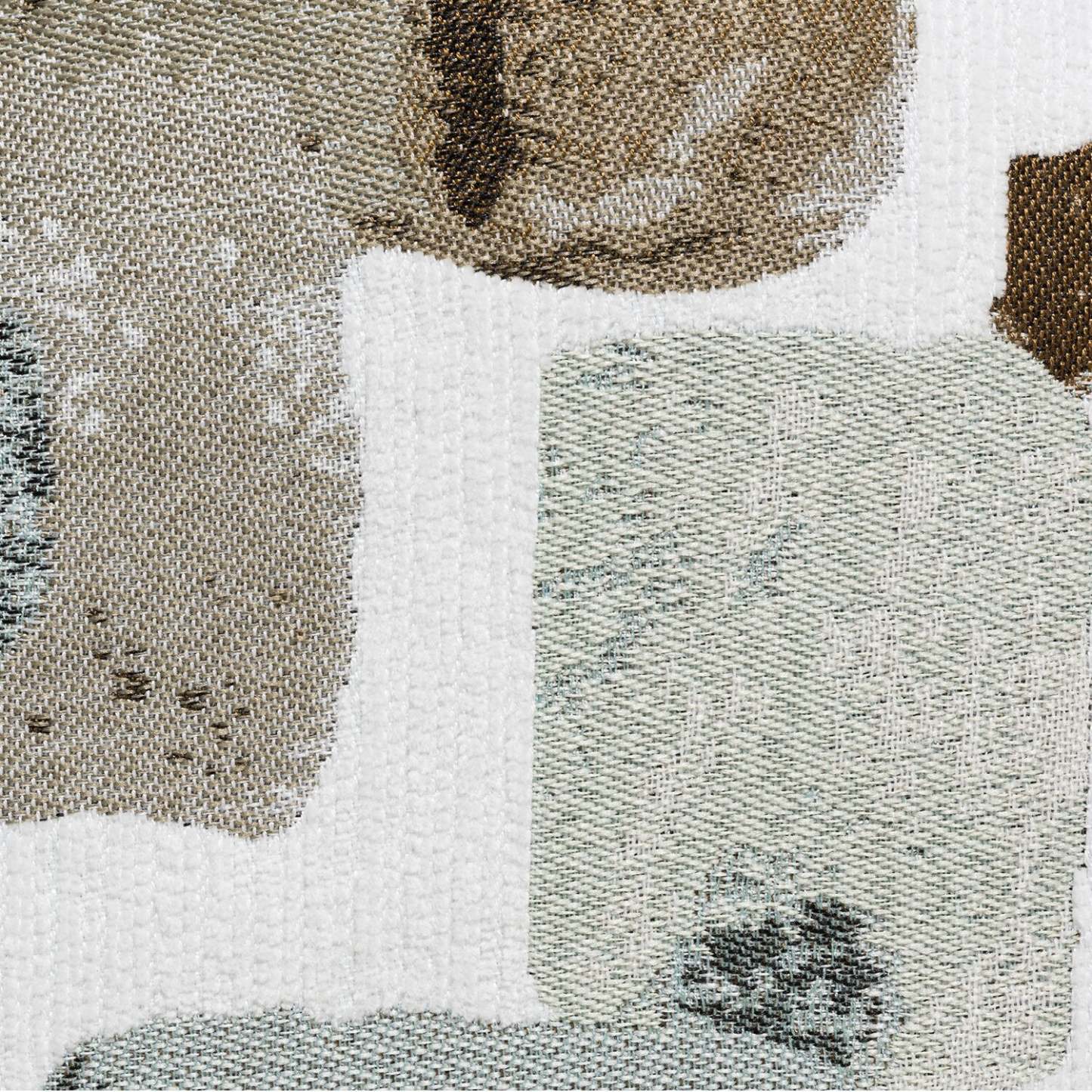 Fabriqué au Canada, causeuse Nofia de 58 po en tissu de chenille avec 2 coussins décoratifs et pattes en bois - lin beige