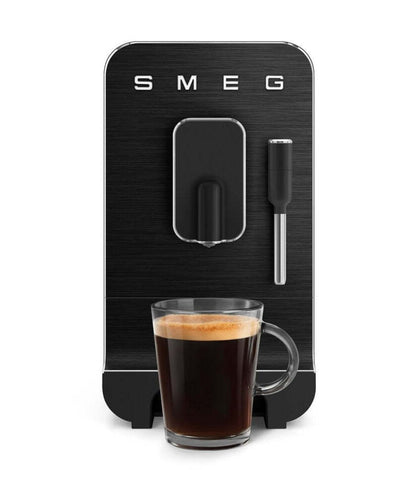 Smeg Machine à espresso entièrement automatique avec buse vapeur - BCC12FBMUS