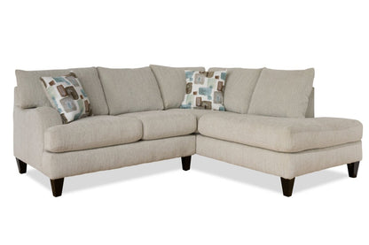 Made in Canada Nofia 2-Piece Right-Facing Chenille Fabric Sectional with Accent Pillows and Wood Legs - Linen Beige | Canapé sectionnel Nofia 2 pièces fabriqué au Canada en tissu de chenille avec coussins décoratifs et pieds en bois - beige lin