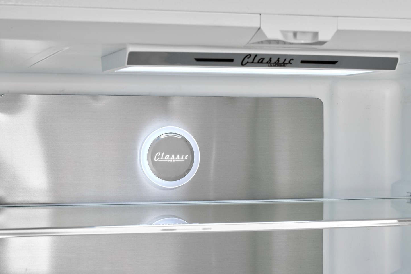 Réfrigérateur Classic Rétro par Unique de 36 po et de 21,4 pi3 de profondeur comptoir - blanc guimauve - UGP-595L W AC | U595LWAC