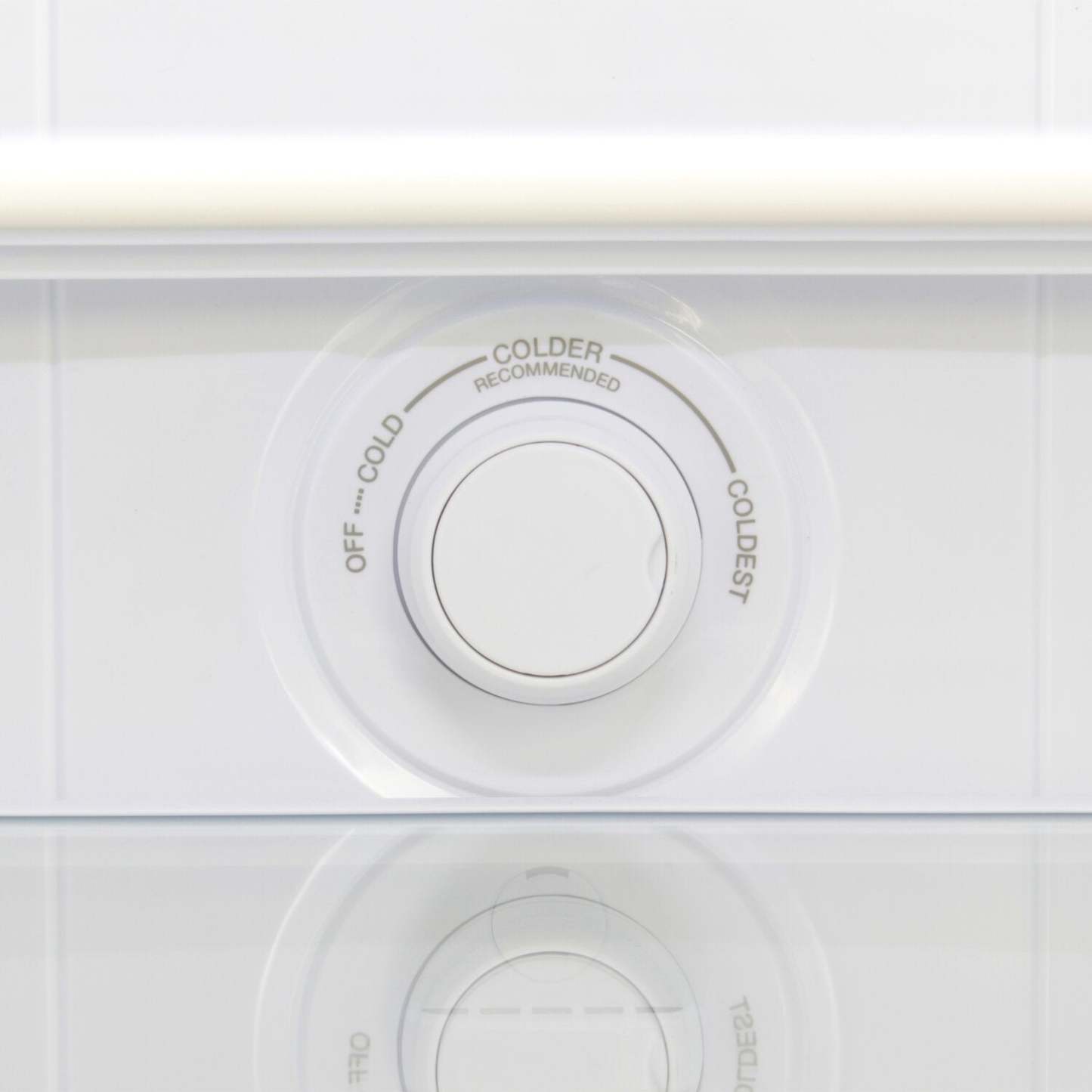 Danby 21,4 7 Cu. Fort. Réfrigérateur à congélateur supérieur - Aspect inoxydable - DFF070B2BSLDB-6 | Réfrigérateur Danby de 7 pi3 et de 21,4 po à congélateur supérieur - apparence acier inoxydable - DFF070B2BSLDB-6 | DFF070SS