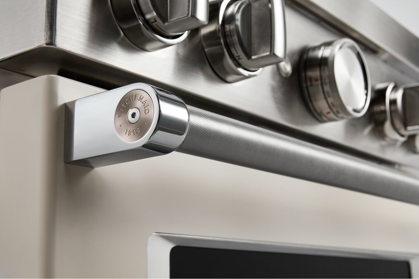 Trousse de médaillon KitchenAid pour poignée de cuisinière de style commercial - W11368841BN | Trousse de médaillon KitchenAid pour poignée de cuisinière de style commercial - W11368841BN | W11368BN