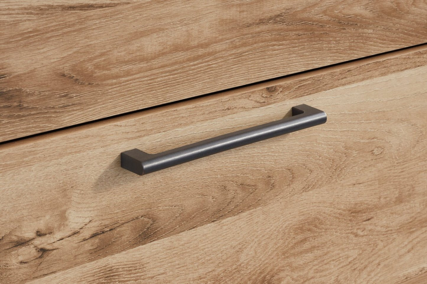 Table de chevet Derekson à 2 tiroirs avec ports USB, 21,7 L x 24,4 H - Naturel | Table de nuit Derekson de 21,7 po (L) x 24,4 po (H) à 2 tiroirs avec ports USB - naturelle