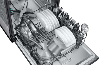 Samsung 24 38 dBA Lave-vaisselle à commandes sur le dessus avec nettoyage par IA et 3e panier - Noir - DW90F89T0UMTAA | Lave-vaisselle Samsung de 24 po et de 38 dBA avec commandes sur le dessus, nettoyage avec IA et 3e panier - DW90F89T0UMTAA | DW90F89B