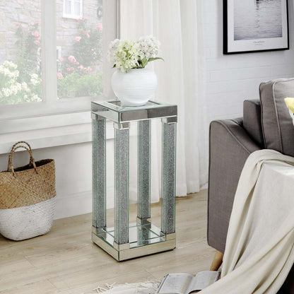 Berni 12 Glam Mirror &amp; Glass Top Chairside Table with Shelf - Silver Metal with Diamond Look Legs|Table de fauteuil somptueuse Berni de 12 po avec dessus en miroir et en verre et tablette - métal argenté avec pattes à apparence de diamant
