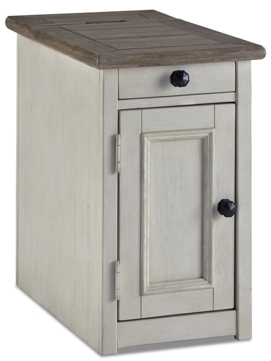 Colby 14 Rustic Chairside Table with Storage - Two Tone Wood|Table de fauteuil rustique Colby de 14 po avec rangement - bois deux teintes