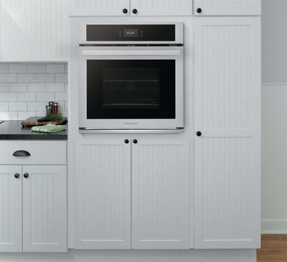 Frigidaire 27 3,8 pi³ Four mural simple électrique avec convection à ventilateur - Acier inoxydable - FCWS272… | Four mural simple électrique Frigidaire de 3,8 pi³ et de 27 po avec convection à ventilateur - acier…