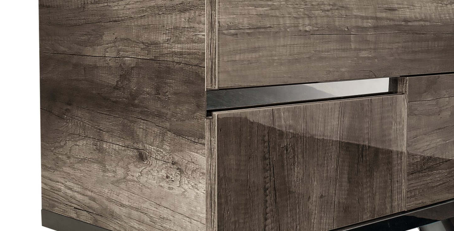 Table de nuit à 2 tiroirs Gino - Fabriquée en Italie, 24,8 L x 23,2 H, Moderne - Marron | Table de nuit Gino à 2 tiroirs - fabriquée en Italie, 24,8 po (L) x 23,2 po (H), moderne - brune