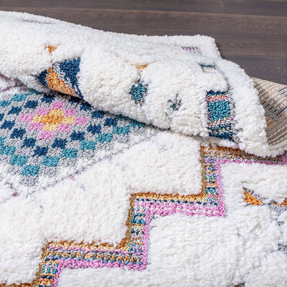 Tapis à poils longs géométriques multicolores Ellis - 6'7 x 9'6 | Tapis à poils long Ellis multicolore à motif géométrique - 6 pi 7 po x 9 pi 6 po