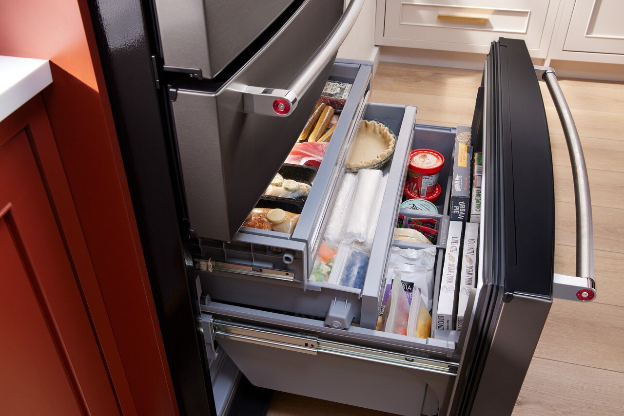 Réfrigérateur KitchenAid de 26,2 pi³ et de 36 po à portes françaises - acier inoxydable noir - KRMF536RBS | KitchenAid 36 26,2 Cu. Fort. Réfrigérateur à portes françaises - Acier inoxydable noir - KRMF536RBS