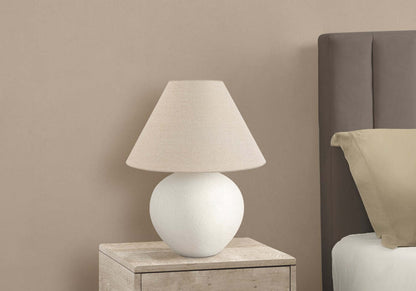 16 Cream Ceramic with Empire Shade Table Lamp|Lampe de table en céramique crème de 16 po avec abat-jour empire