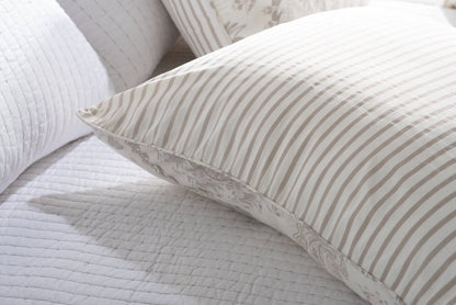 Indie Paisley 3-Piece King Comforter Set - White|Ensemble d'édredon Indie Paisley 3 pièces pour très grand lit - blanc|PAISL3KG