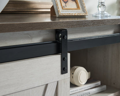 Armoire d'appoint Bristow 31" avec tablettes et porte de grange coulissante - Chêne blanc | Armoire décorative Bristow de 31 po avec tablettes et porte de grange coulissante - chêne blanc | BRIWHACC