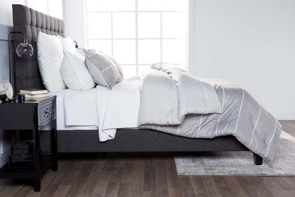 Stripes 3-Piece King Comforter Set - Grey| Ensemble d'édredon Stripes 3 pièces pour très grand lit - gris | STRPE3KG