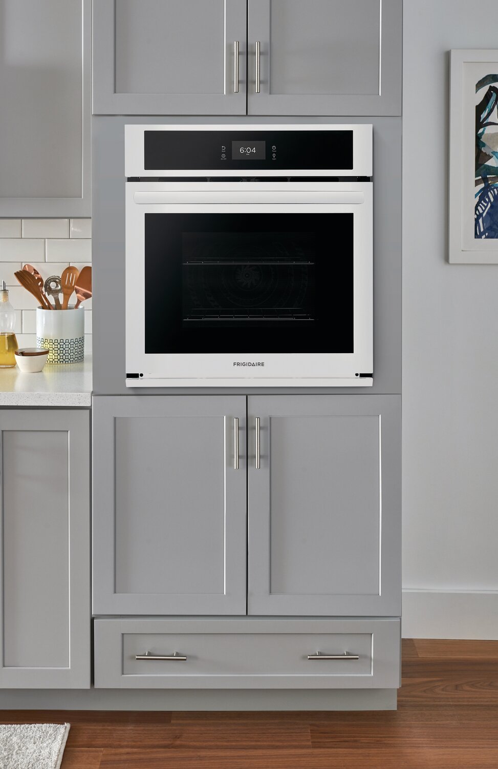 Frigidaire 27 3,8 pi³ Four mural simple électrique avec convection à ventilateur - blanc - FCWS2727AW | Four mural simple électrique Frigidaire de 3,8 pi³ et de 27 po avec convection à ventilateur - blanc…