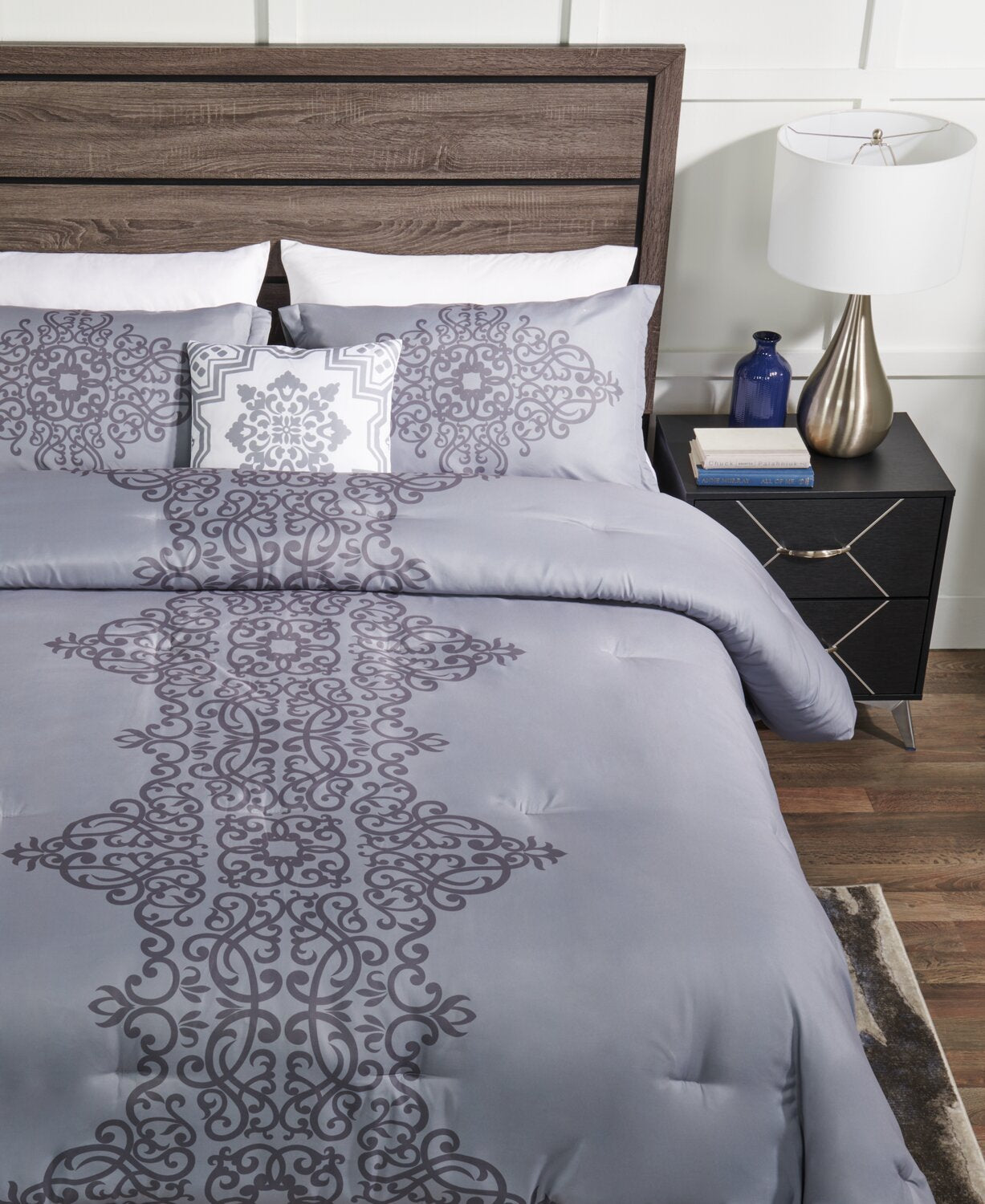 Arista 4-Piece Full/Queen Comforter Set - Grey | Ensemble d'édredon Arista 4 pièces pour lit double ou grand lit - gris