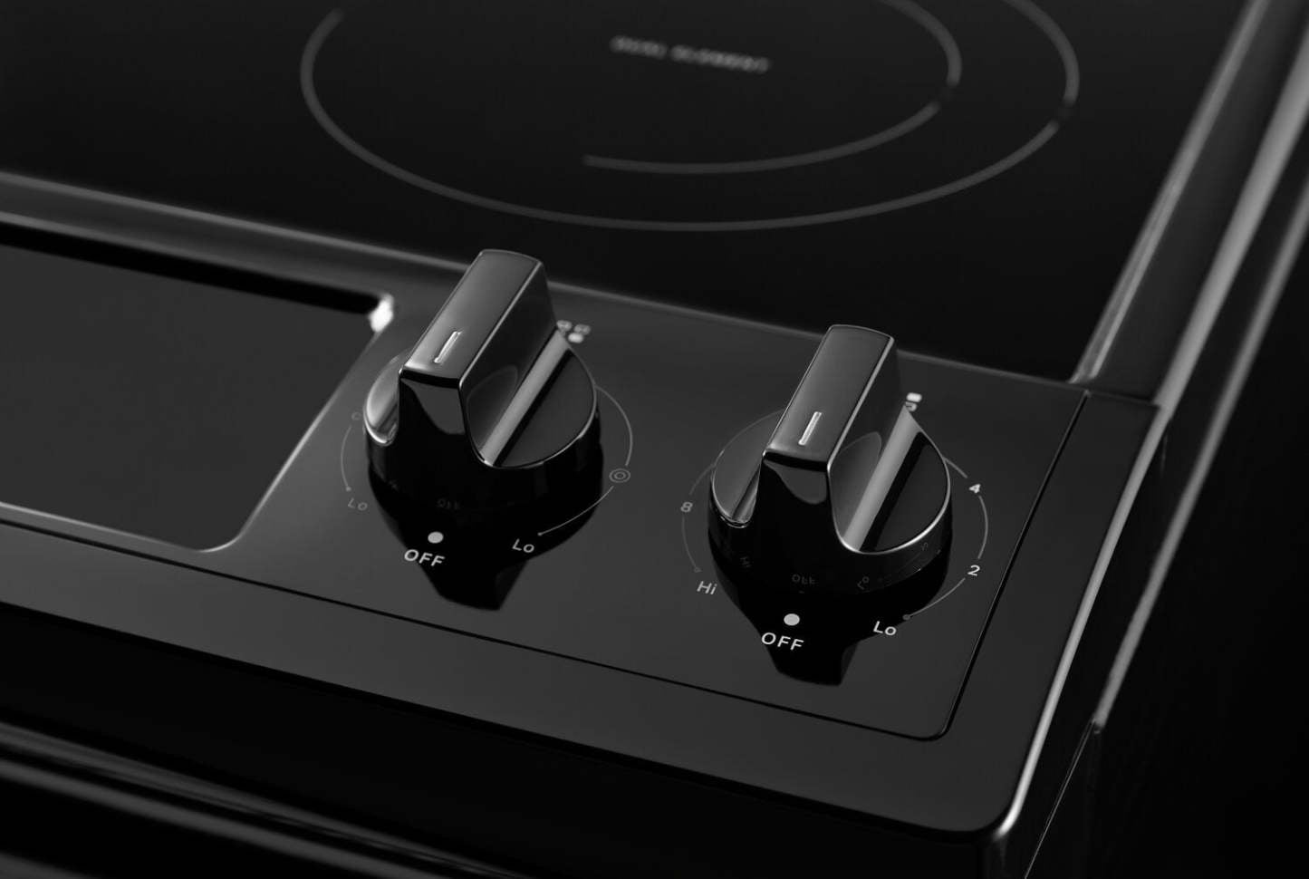 Cuisinière électrique Whirlpool de 4,8 pi³ avec nettoyage automatique - noire - YWEE515S0LB | Bain à remous 4,8 Cu. Fort. Cuisinière électrique avec autonettoyage - Noir - YWEE515S0LB