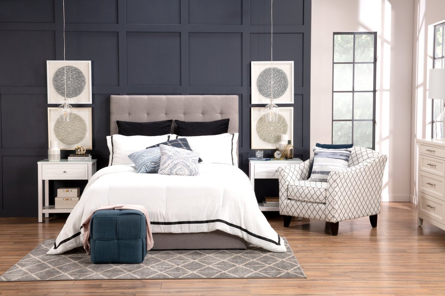 Lit plateforme de rangement rembourré Jace en tissu taupe, capitonné - Pleine grandeur | Lit plateforme rembourré Jace en tissu taupe capitonné avec rangement - format lit double