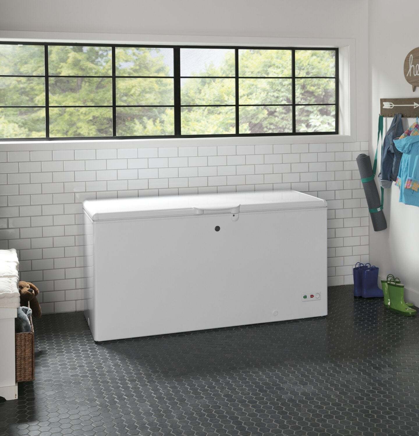 Congélateur coffre GE à dégivrage manuel de 15,7 pi3 - FCM16SLWW | FCM16SLW