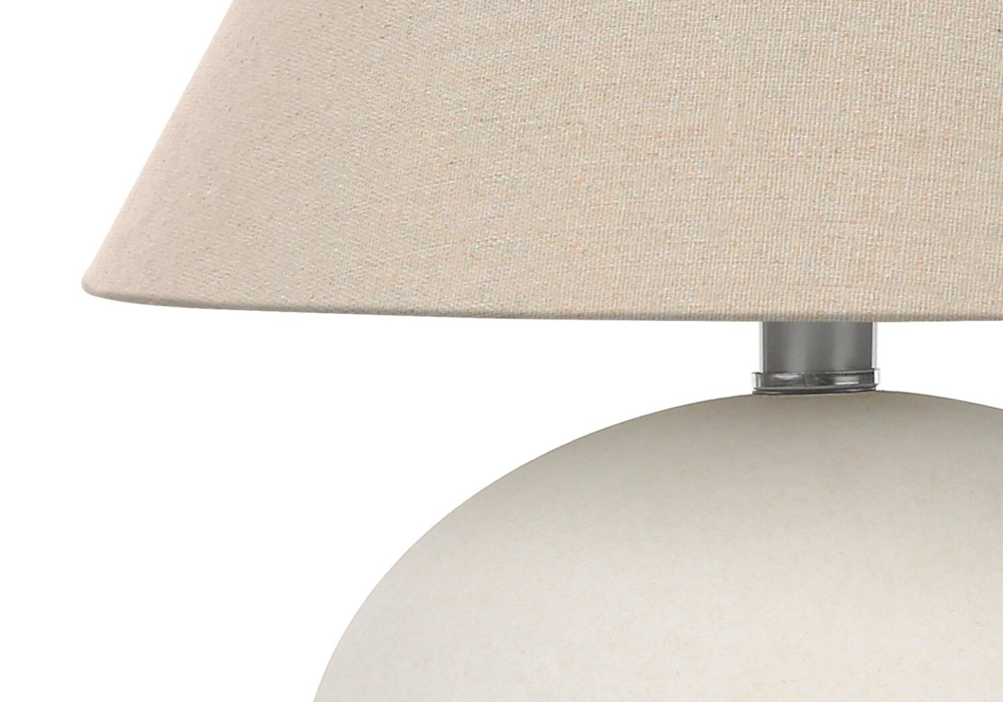 16 Cream Ceramic with Empire Shade Table Lamp|Lampe de table en céramique crème de 16 po avec abat-jour empire