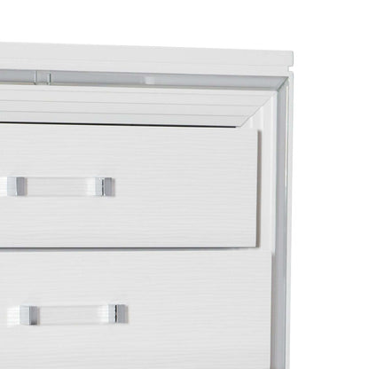 Commode de chambre Max, 5 tiroirs, 38 L x 54,3 H, Glam - Blanc | Commode verticale somptueuse Max de 38 po (L) x 54,3 po (H) à 5 tiroirs pour la chambre à coucher - blanche
