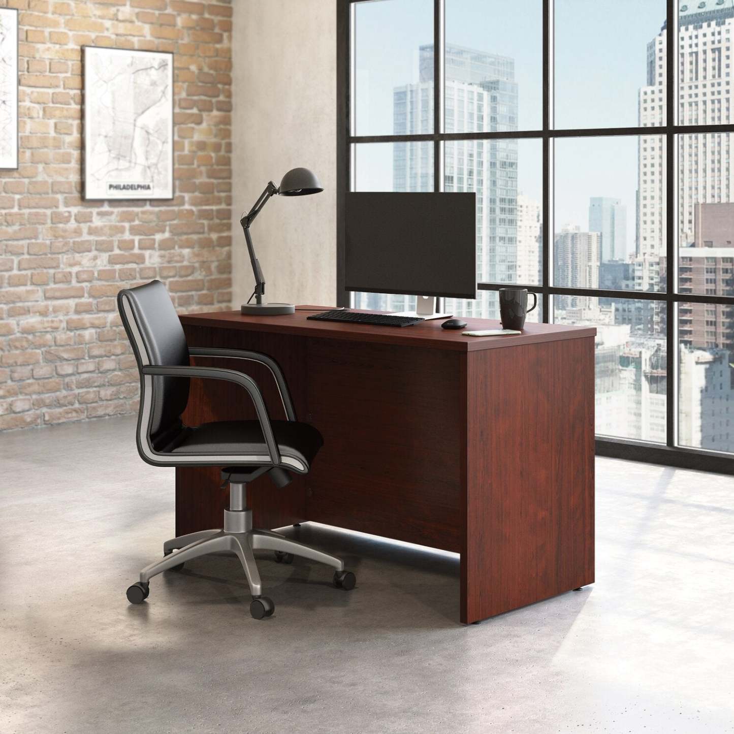 Affirm 47.17 Commercial Grade Office Desk - Cerisier classique|Bureau Affirm de 47,17 po de qualité commerciale - cerisier classique