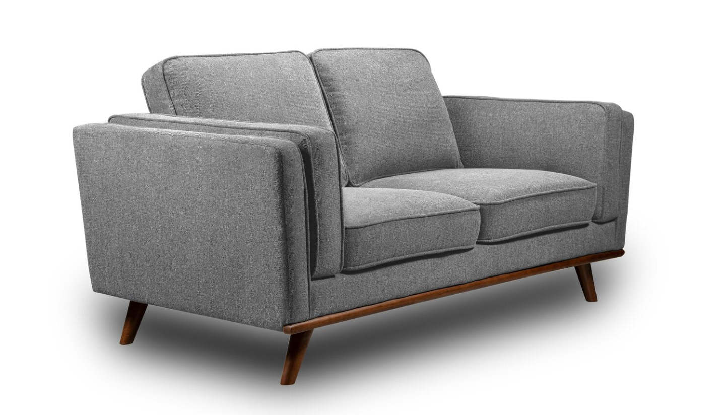 Kort & Co. Causeuse Kassia 65,4 po en tissu d’apparence lin avec base et pattes en bois - grise