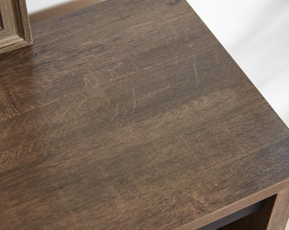 Armoire d'appoint Corbin 47.25 avec portes de grange coulissantes - Chêne noyer | Armoire décorative Corbin de 47,25 po avec portes de grange coulissantes - chêne noyer