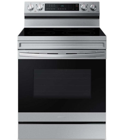 Cuisinière électrique intelligente amovible Samsung de 6,3 pi³ avec friture à air - acier inoxydable - NE63A6511SS/…