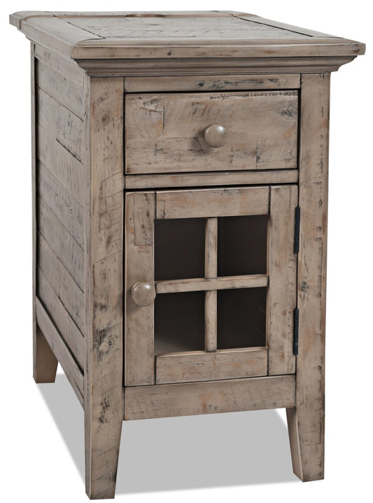 Rocco 16 Chairside Table avec USB - Bois Naturel|Table de fauteuil Rocco de 16 po avec USB - bois naturel