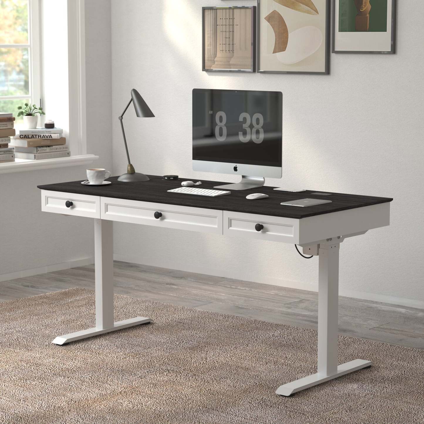 Bureau Elevate de 60 po à hauteur réglable avec rangement et chargement sans fil - Blanc/Gris | Bureau Elevate de 60 po à hauteur réglable avec rangement et recharge sans fil - blanc et gris
